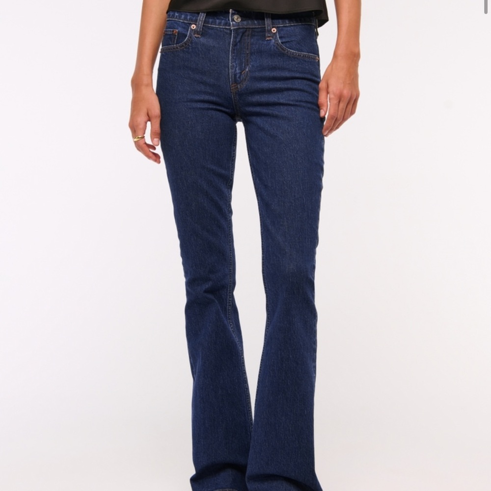 ABERCROMBIE NWT MID RISE BOOTCUT JEAN